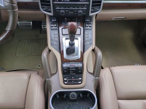 Used 2011 Porsche Cayenne Turbo AWD/4WD image 19