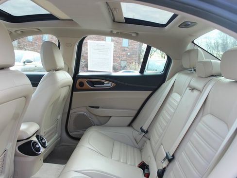 Used 2017 Alfa Romeo Giulia Ti w/ TI Lusso Light Wood Package image 32