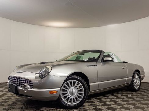 Used 2004 Ford Thunderbird RWD image 3