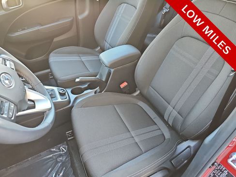 Used 2025 Hyundai Venue SEL FWD image 15