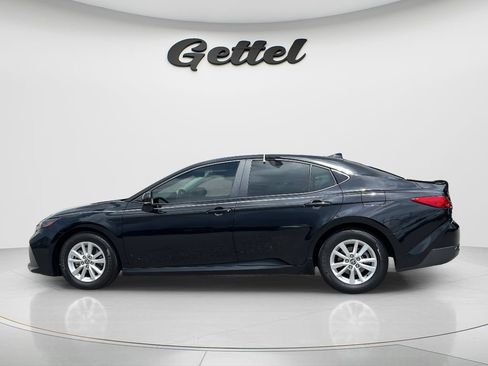 Used 2025 Toyota Camry LE w/ Convenience Package FWD image 8