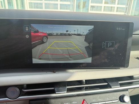 Used 2025 Hyundai Tucson SE image 5