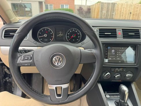 Used 2014 Volkswagen Jetta SE FWD image 10