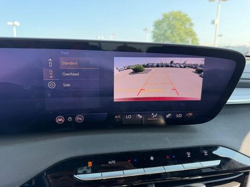 Used 2025 Buick Enclave Preferred AWD/4WD image 22