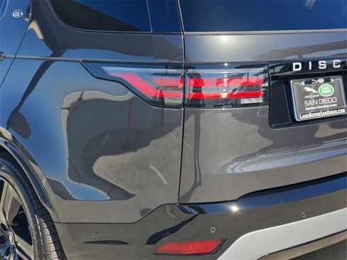 New 2026 Land Rover Discovery Limited Edition image 37