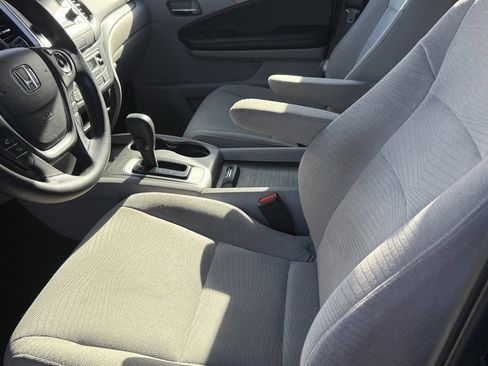 Used 2018 Honda Pilot LX image 9