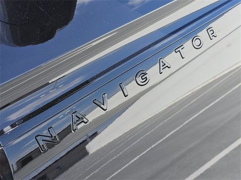 New 2025 Lincoln Navigator Reserve w/ Jet Appearance Package image 11