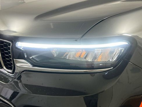 Used 2023 Jeep Grand Cherokee Overland image 11