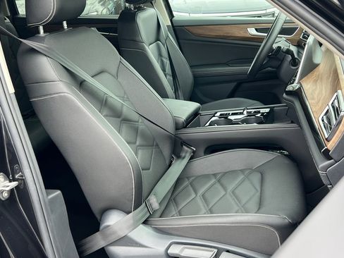 Certified 2026 Volkswagen Atlas SE image 11