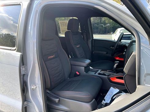 Used 2024 Nissan Frontier Pro-X image 17