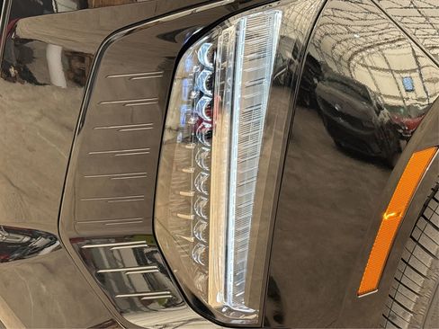 New 2025 Cadillac Escalade ESV Sport Platinum image 14