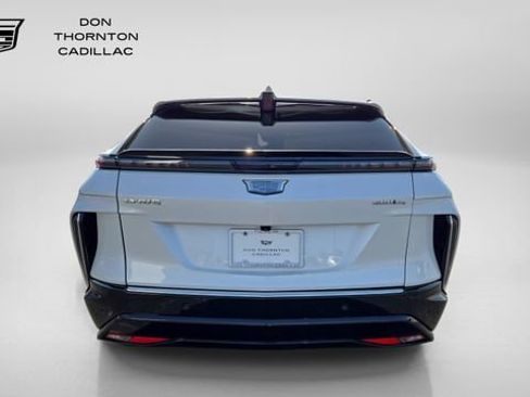 Used 2024 Cadillac Lyriq Luxury AWD/4WD image 4