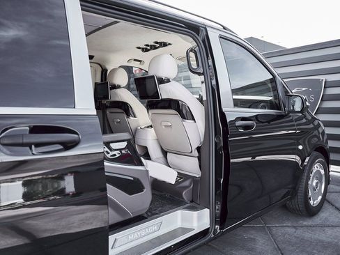 Used 2021 Mercedes-Benz Metris Passenger w/ Premium Safety Package image 29