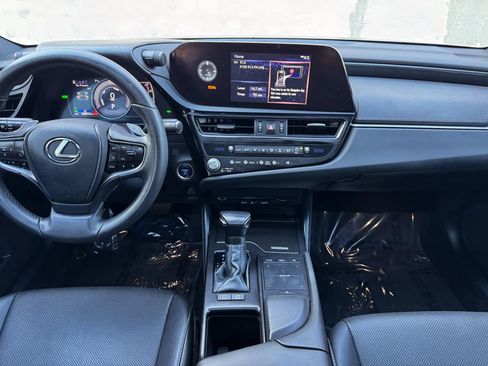 Used 2022 Lexus ES 300h w/ Accessory Package 2 image 29