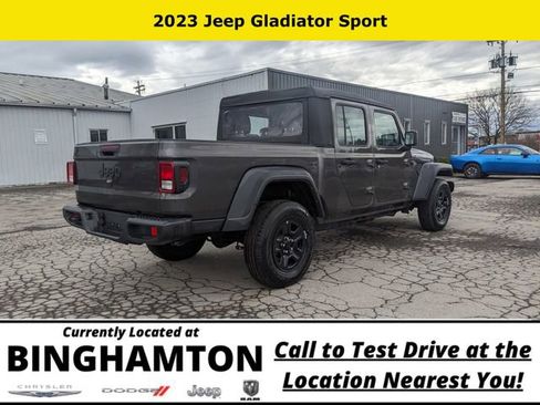 Used 2023 Jeep Gladiator Sport AWD/4WD image 7
