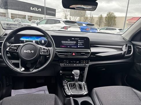 Used 2024 Kia Seltos S AWD/4WD image 15