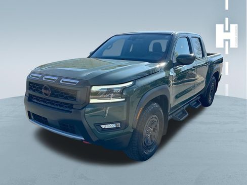 Used 2025 Nissan Frontier Pro-X RWD image 3