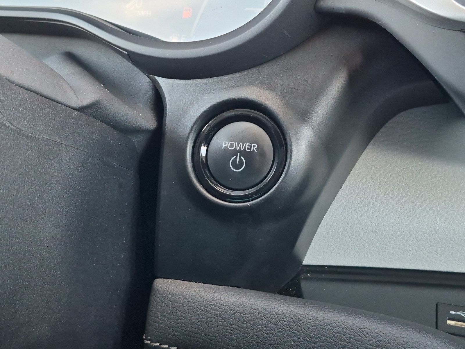 Used 2025 Toyota Sienna XLE FWD image 22