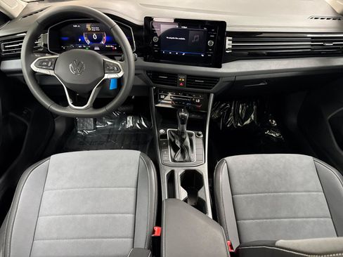 New 2026 Volkswagen Jetta SE FWD image 12