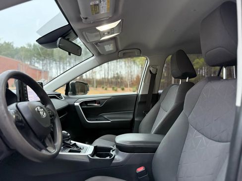 Used 2020 Toyota RAV4 XLE image 13
