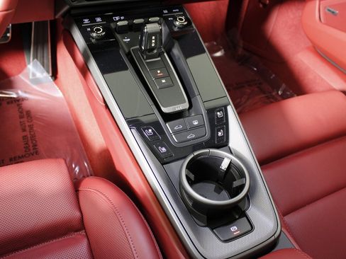 Certified 2024 Porsche 911 Carrera 4S image 31