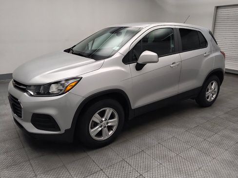 Used 2020 Chevrolet Trax LS w/ Tint and Cruise Package FWD image 2