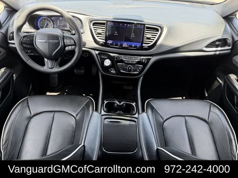 Used 2025 Chrysler Pacifica Limited FWD image 10