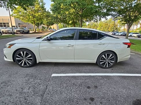 Certified 2022 Nissan Altima 2.5 SR FWD image 5