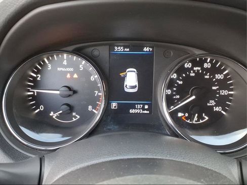 Used 2018 Nissan Rogue SV image 8