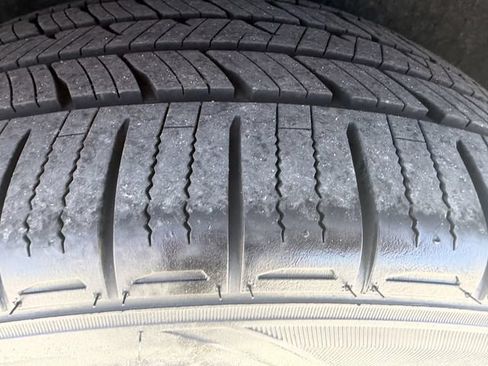 Used 2022 Chrysler Pacifica Touring-L w/ Uconnect Theater Family Group AWD/4WD image 36