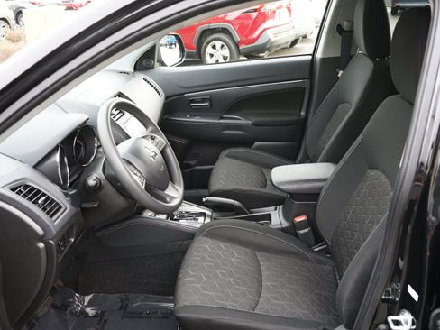 Used 2025 Mitsubishi Outlander Sport ES image 15