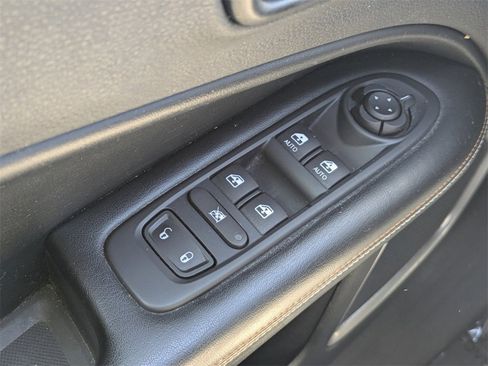 Used 2021 Jeep Compass Latitude image 23