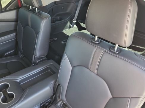 Used 2025 Honda Pilot Touring image 19