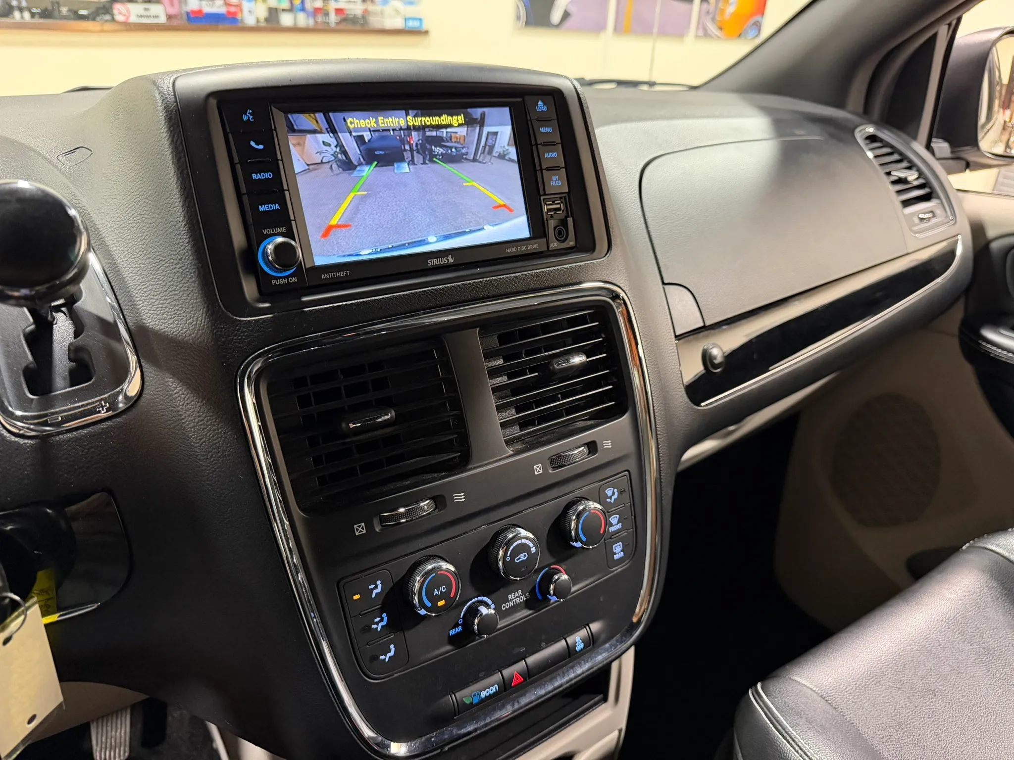 Used 2019 Dodge Grand Caravan SXT FWD image 49