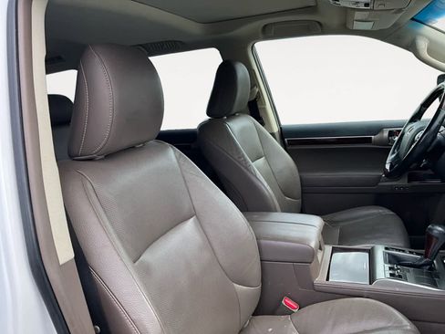 Used 2018 Lexus GX 460 Premium w/ Premium Package AWD/4WD image 29