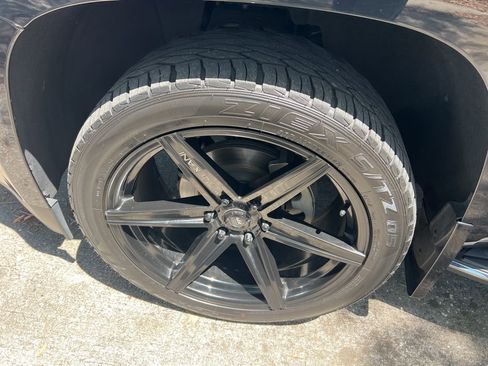 Used 2018 GMC Yukon SLT RWD image 6