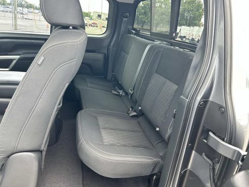 Used 2019 Nissan Titan SV w/ SV Convenience Package RWD image 25