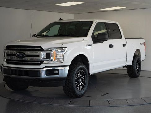 Used 2019 Ford F150 XLT w/ Trailer Tow Package AWD/4WD image 3