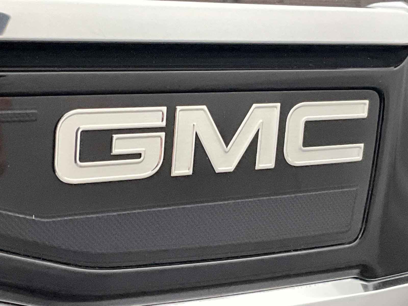 Used 2023 GMC Yukon XL SLT w/ SLT Premium Package AWD/4WD image 32