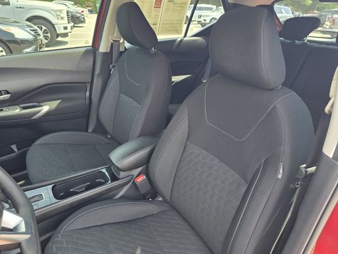 Used 2024 Nissan Kicks SV FWD image 13