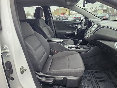 Used 2018 Chevrolet Malibu LT FWD image 33