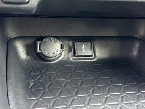 Used 2022 Toyota RAV4 LE FWD image 29