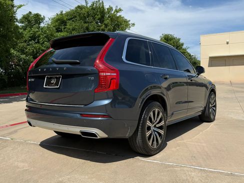 Used 2021 Volvo XC90 T5 Momentum w/ Protection Package Premier FWD image 6