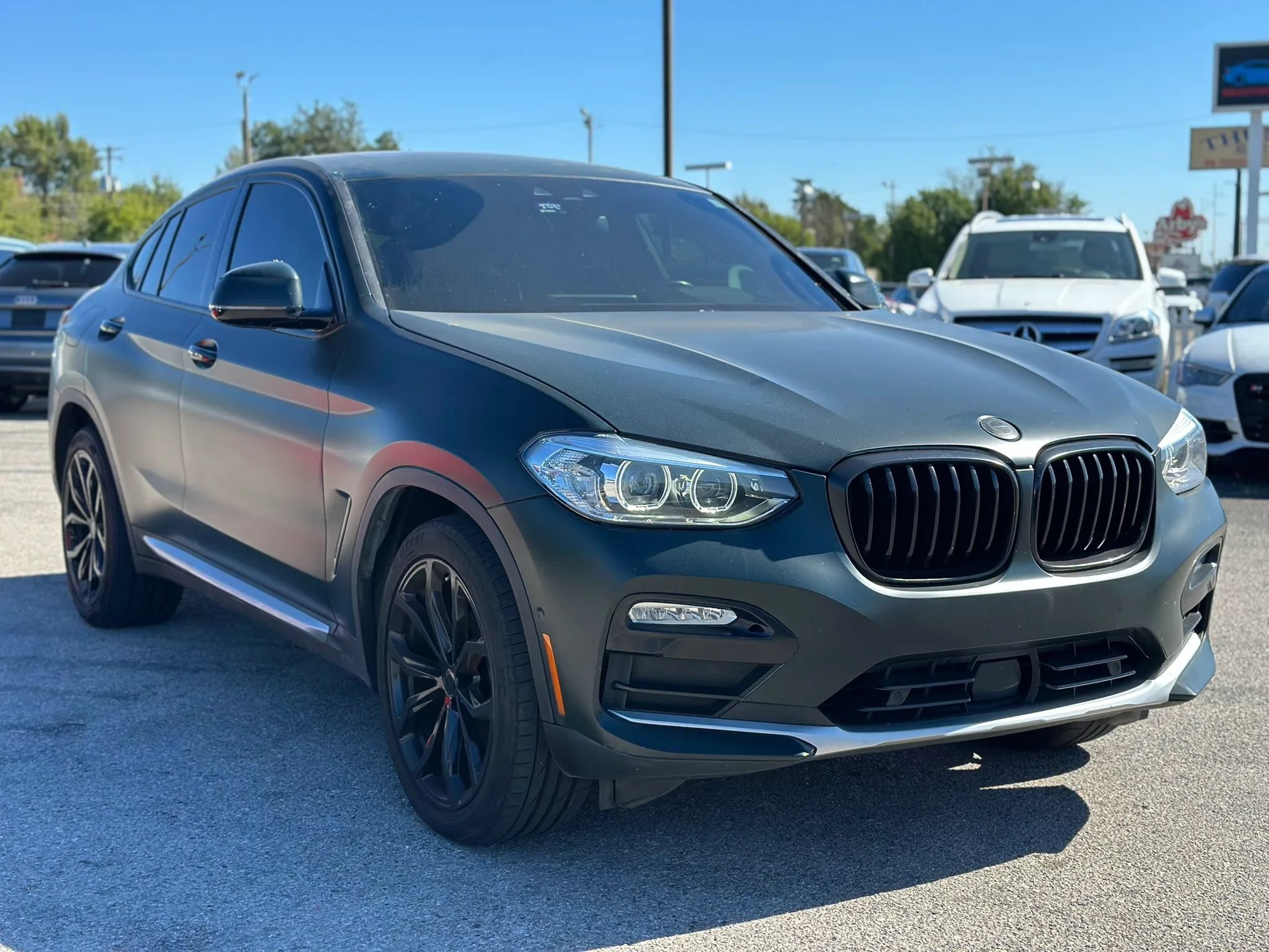 Used 2019 BMW X4 xDrive30i AWD/4WD image 4