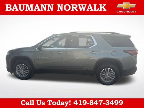 Used 2023 Chevrolet Traverse LT FWD image 8