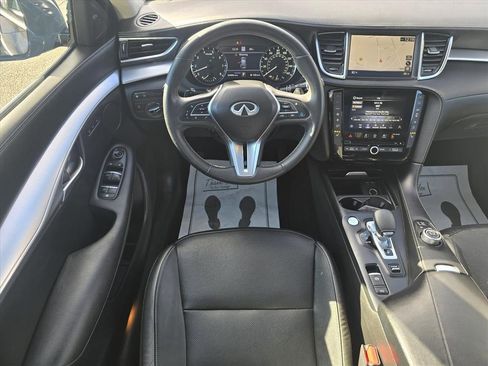Used 2021 INFINITI QX50 Essential w/ Convenience Package image 3