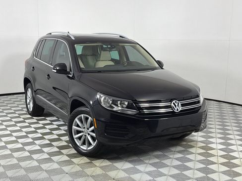 Used 2017 Volkswagen Tiguan Wolfsburg Edition FWD image 2