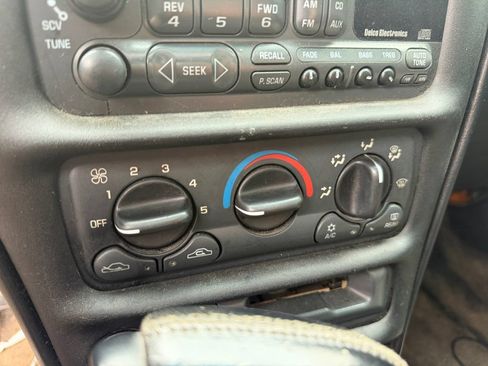 Used 1999 Chevrolet Malibu LS FWD image 26