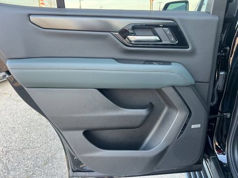 New 2026 GMC Yukon AT4 w/ AT4 Premium Package AWD/4WD image 31