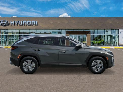 New 2026 Hyundai Tucson Blue SE image 46